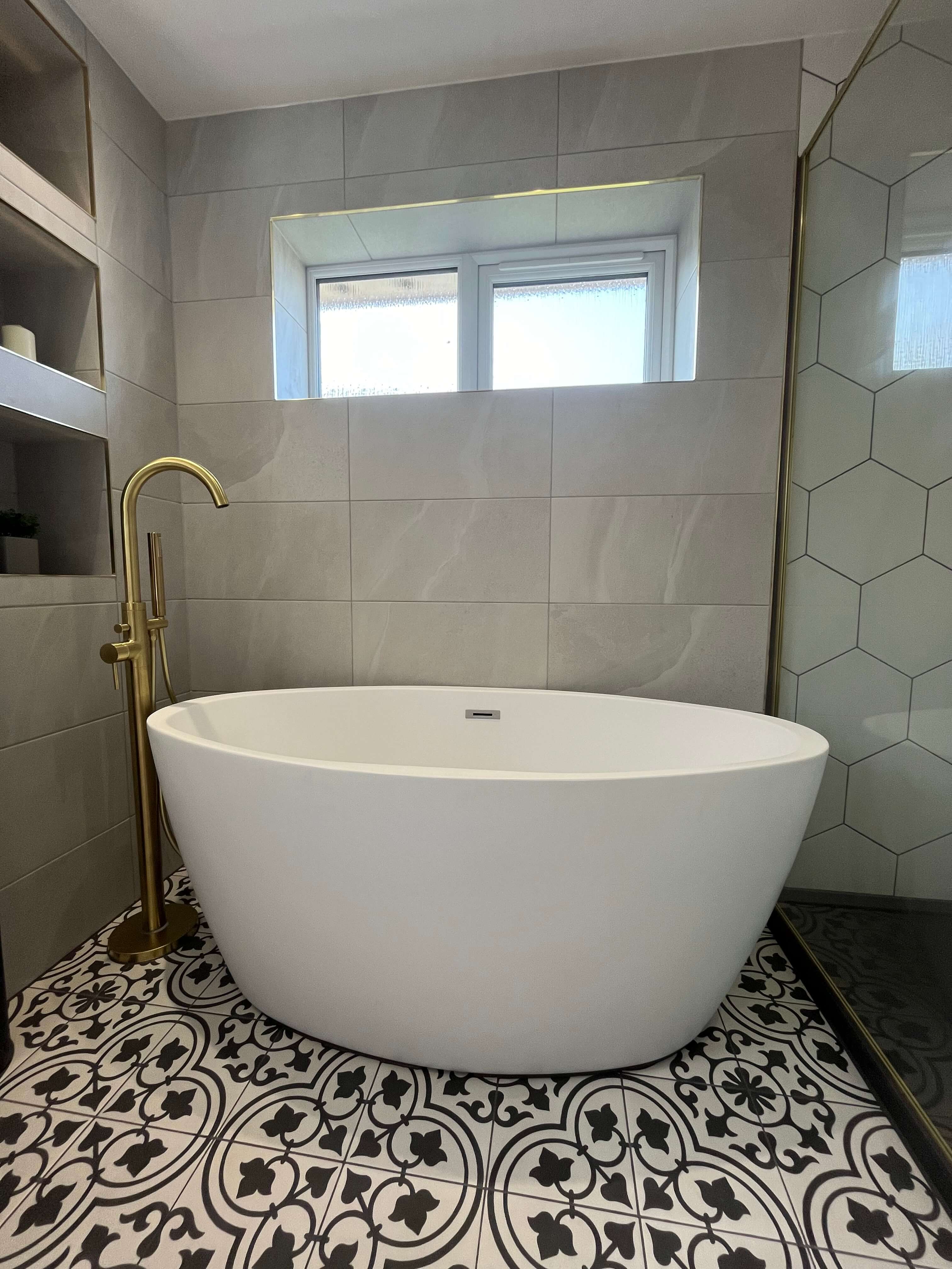 bathroom renovation showcasing bath